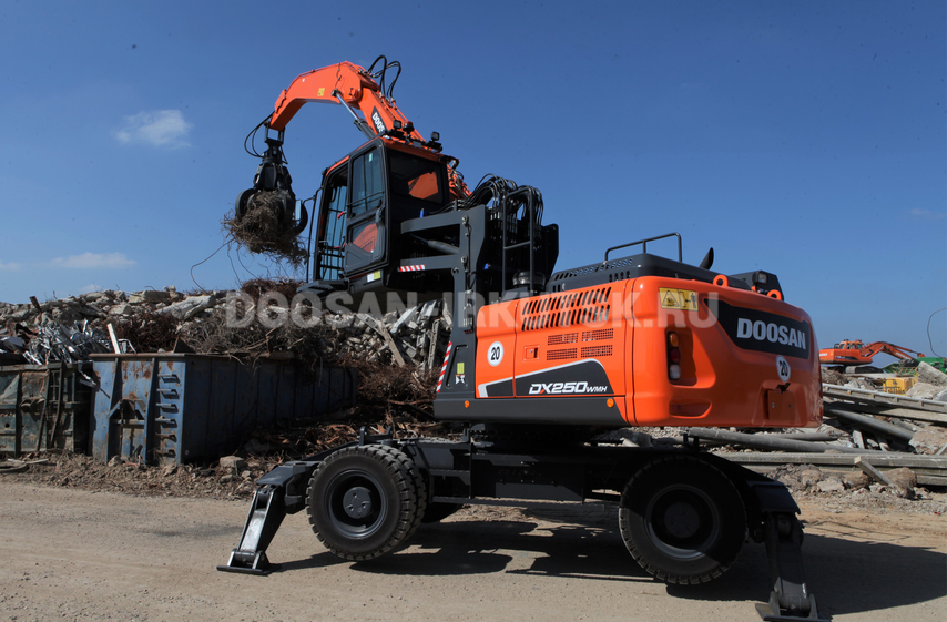 Металлоперегружатель колесный DOOSAN DX210 MH