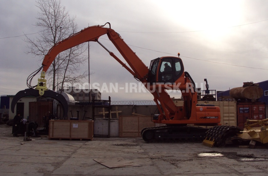 Бревноперегружатель гусеничный DOOSAN DX 225 LCA